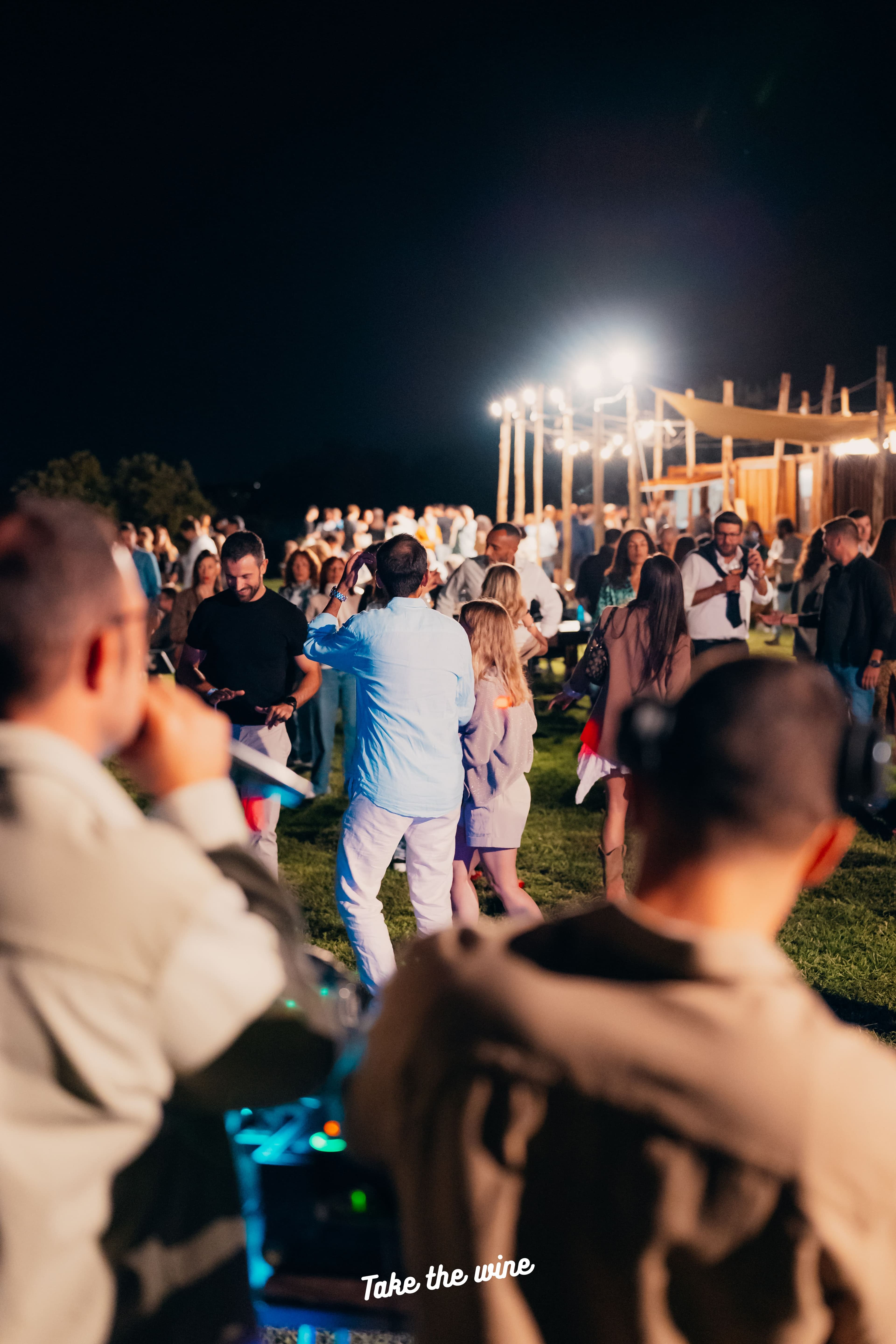 Apericena in terrazza vista lago di Garda con dj set — foto 6